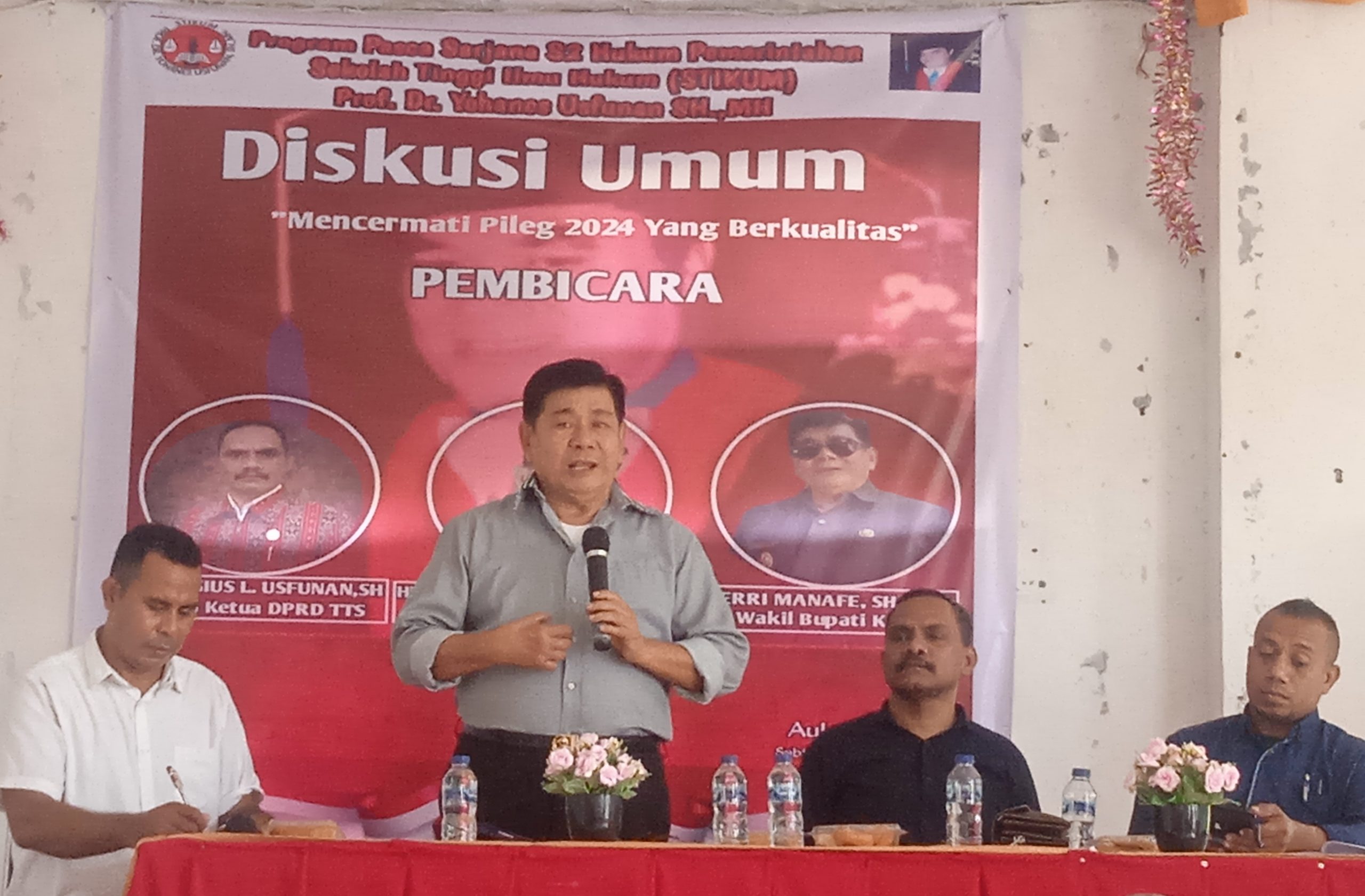 IMG_20231204_154940 Ket Foto. Para pemateri Jerri Manafe,SH.M.Th Fredianus Neonnub, S.Fil dan Religius Usfunan,SH