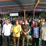 Foto bersama, Wakil Ketua Komisi IX DPR RI Melki Laka Lena Usai Kegiatan