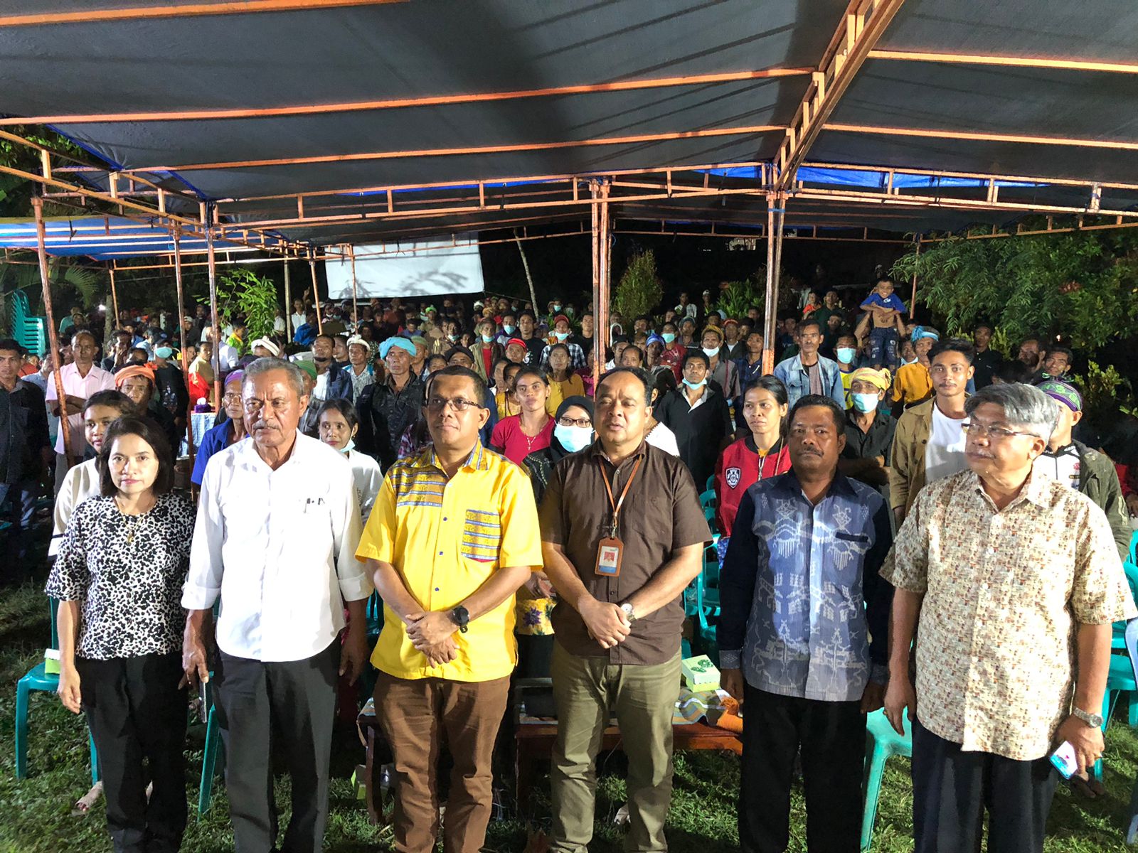 IMG-20240131-WA0117 Foto bersama, Wakil Ketua Komisi IX DPR RI Melki Laka Lena Usai Kegiatan