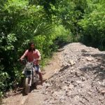 Ket Foto. Tampak jalan yang belum tuntas dikerjakan