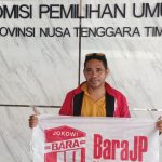 Ket Foto. Nampak Ketua Bara JP Enos Tanu kunjungi KPU dengan Atribut Bara JP