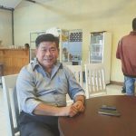 Ket foto. Jerri Manafe, Mantan Wakil Bupati Kupang bertemu awak. Media Usai Memberi keterangan Sebagai saksi kasus dugaan korupsi GOR Kabupaten Kupang.