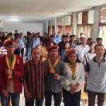 Foto bersama, Para Nara Sumber dan Peserta diskusi Publik dengan Tema "NTT dalam bingkai pilkada serentak 2024