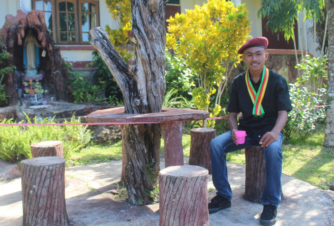 Ket Foto. Iwan Mardin, Penulis