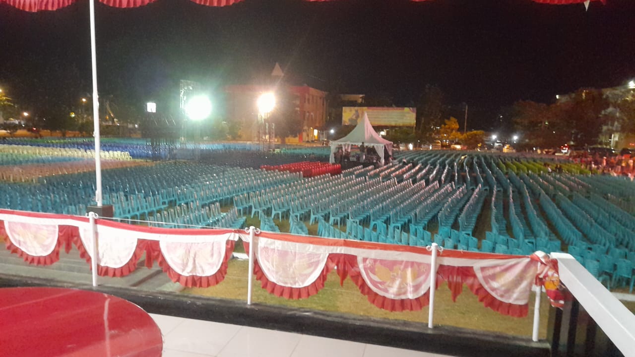 Ket Foto, persiapan Hari Doa Nasional (Syafaat Bagi Bangsa) tahun ini, di Lapangan Polda NTT (sember mediatorkupang.com)
