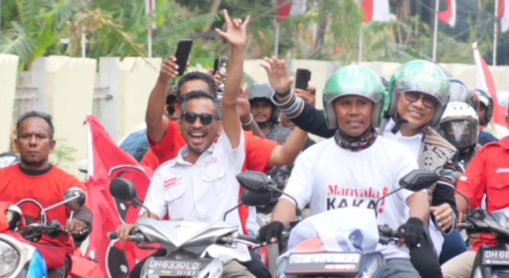 Berbeda Dengan Paslon Lain, Ansi Lema Dan Jane Suryanto Daftar di KPUD NTT Menggunakan Ojek Online