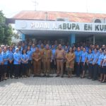 BUPATI KUPANG KUNJUNGI MEMANTAU KINERJA PDAM KABUPATEN KUPANG