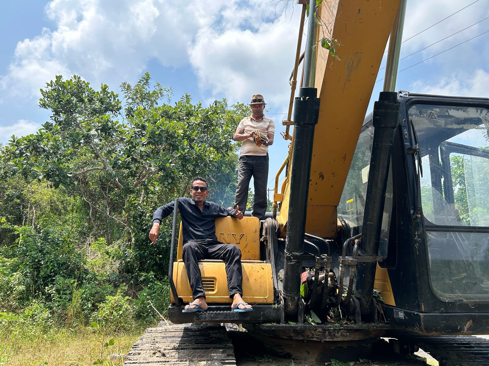 PERMATAR Beri Apresiasi Kepada Ketua DPRD Alor, Sekaligus Minta Perhatian Jalan Rusak di Mataru