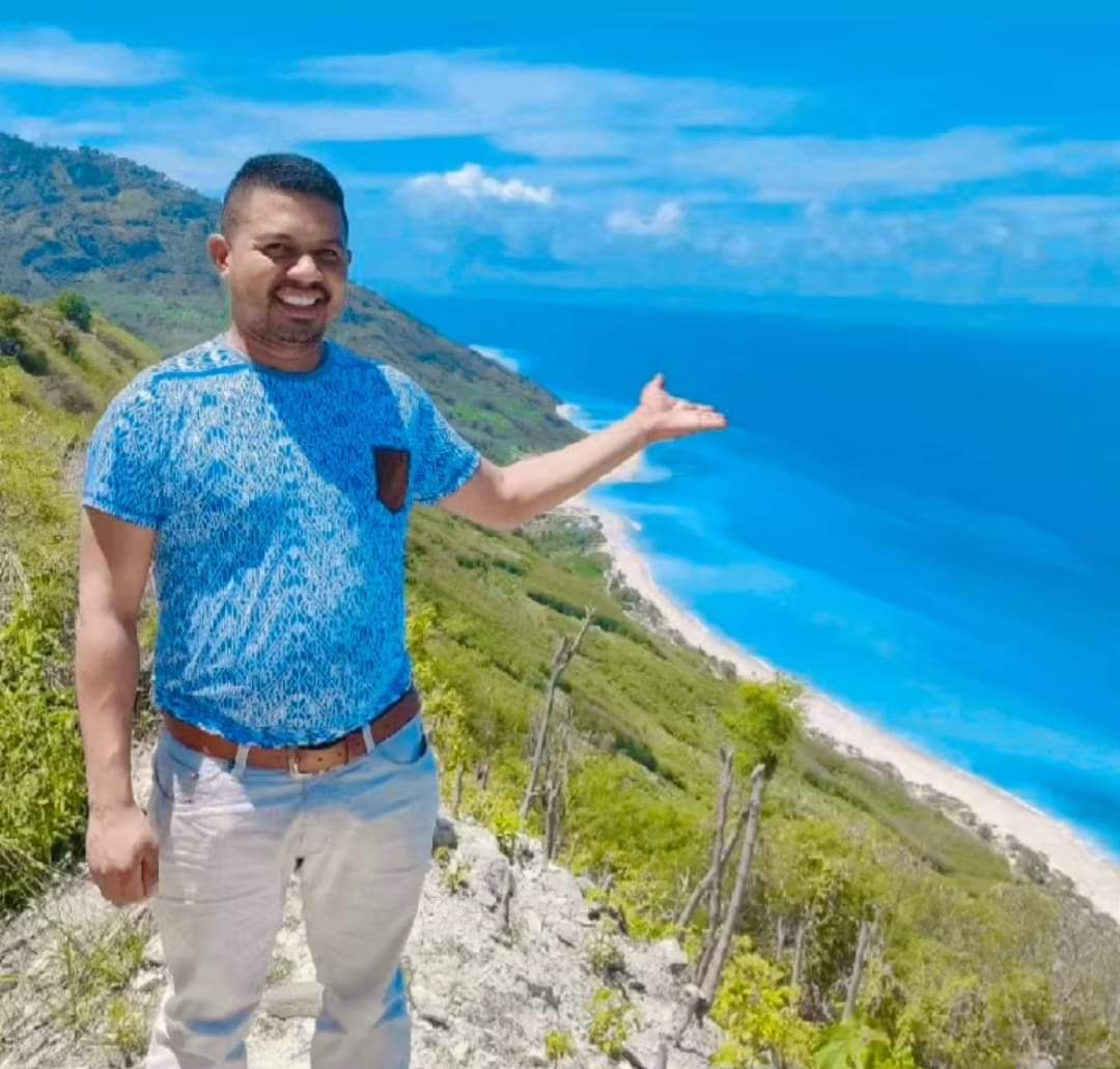 Penulis Meilfrits Gaspersz