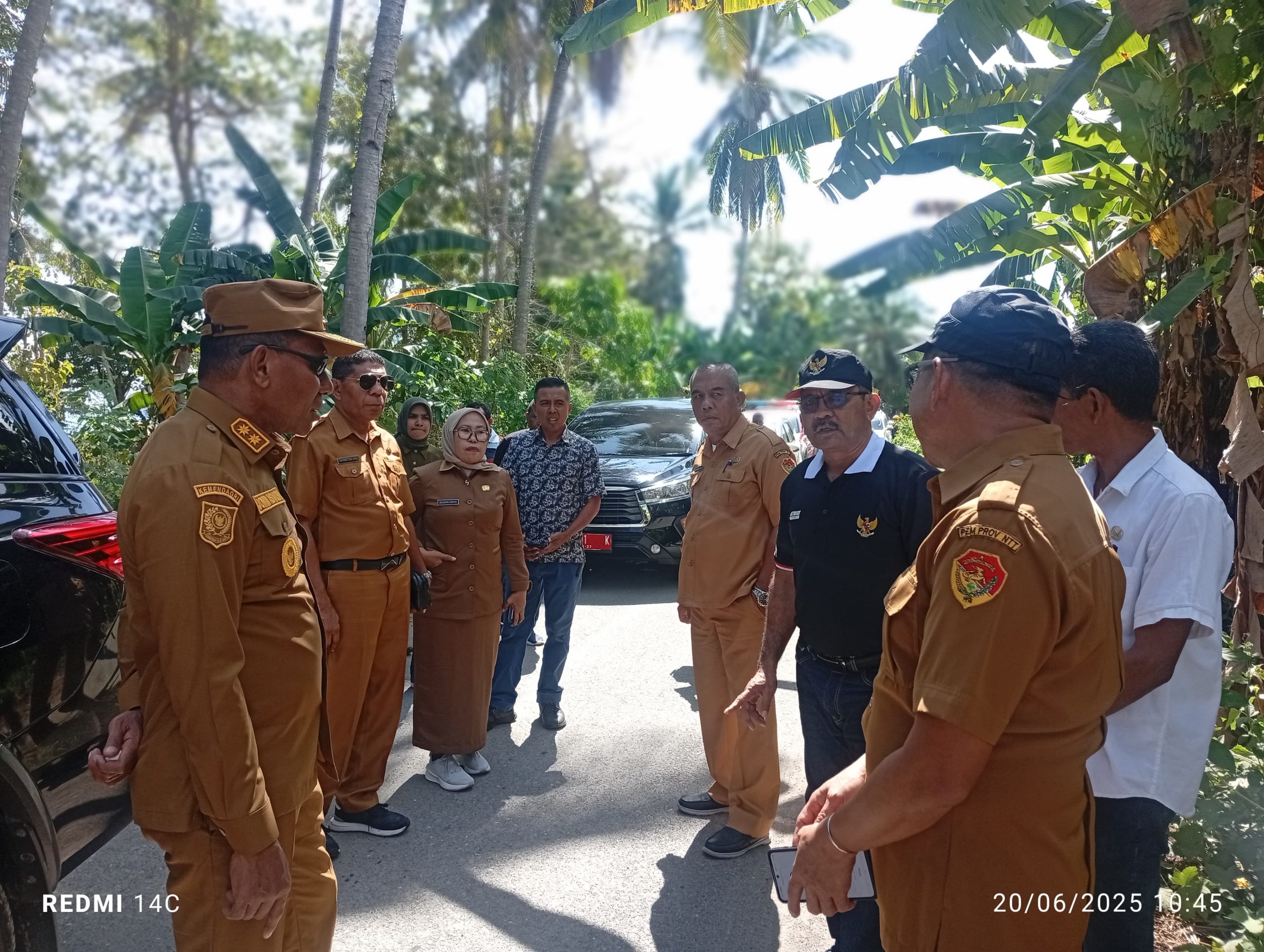 Bupati Alor Iskandar Lakamau dampingi Wakil Gubernur NTT Tinjau 2 Ruas Jalan Provinsi di Kabupaten Alor