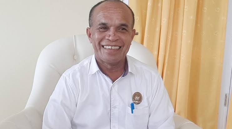 Ketua DPD II Partai Golkar Kabupaten Kupang Daniel Taimenas,SH