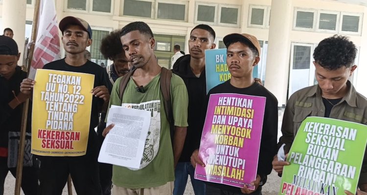 IMG_20260225_181729_850 Babak Baru Kasus Asusila Kader Golkar YM, Masa Aksi AKUK: Demo di Kantor DPRD Kabupaten Kupang