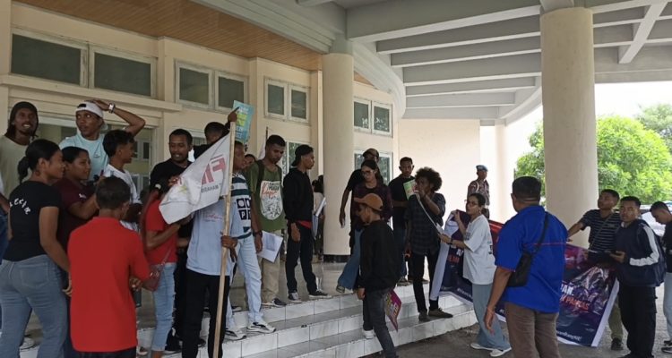 IMG_20260226_144041_574 Kasus YM: Aliansi Akan Kejar 35 Anggota DPRD Kabupaten Kupang ke Lokasi Musrembang Jika Terus Diabaikan