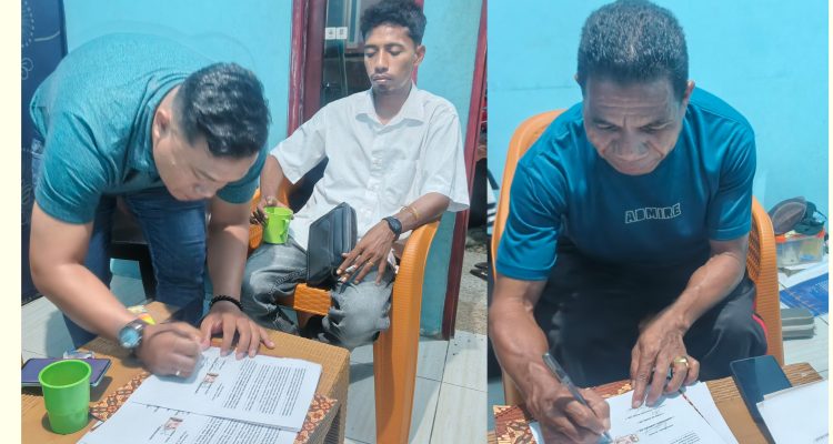 Ket Foto. Tim Advokat saat bertemu keluarga korban Mahasiswa UCB Yohana Sereutun