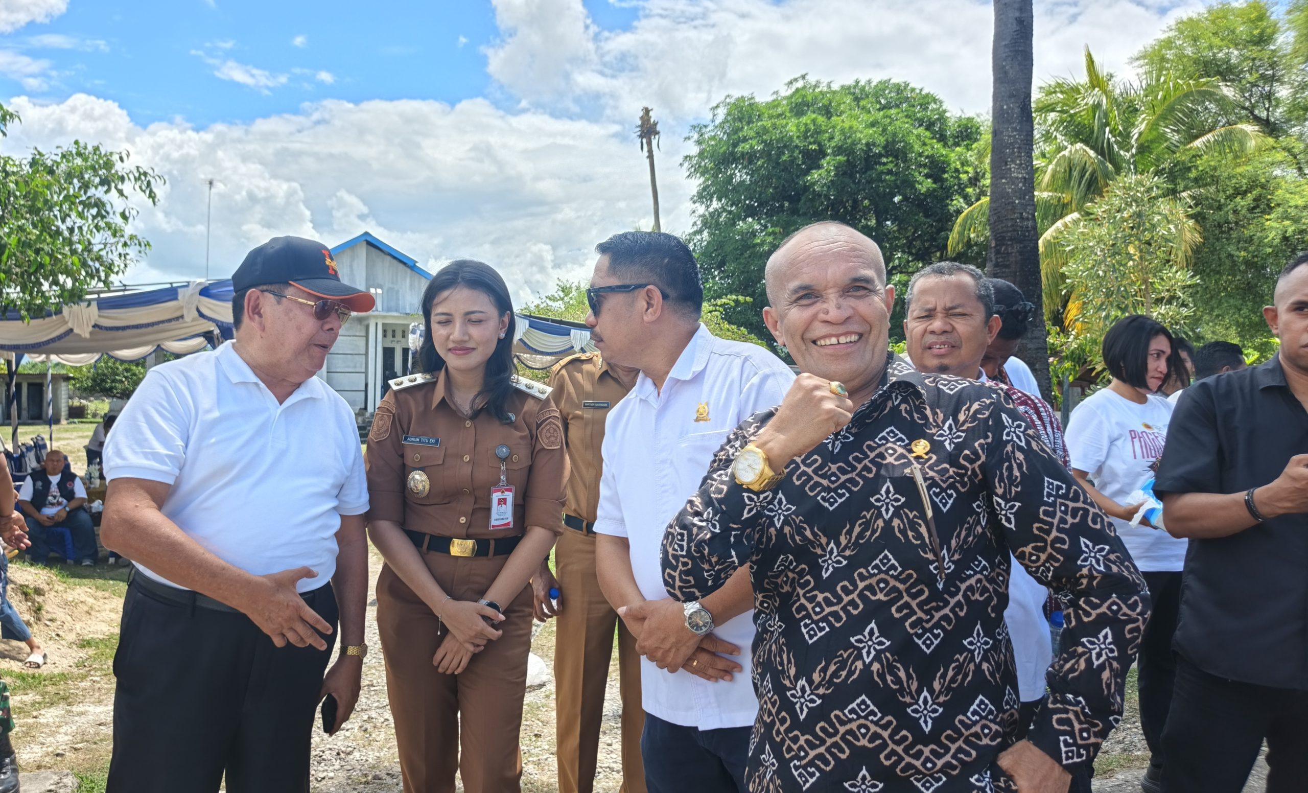 Ketua DPRD Daniel Taimenas,SH