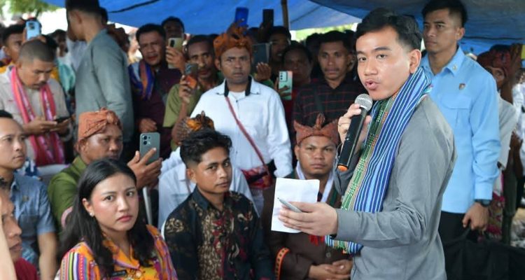 FB_IMG_1779791843676 Ket Foto. Saat Wapres RI Gibran bertemu langsung dengan masyarakat di Amfoang