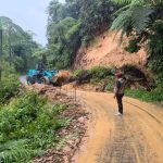 Respon Cepat Dinas PUPR dan BPBD Kabupaten Manggarai Bersihkan Longsor di Jalur Ruteng–Iteng