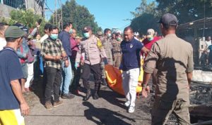 IMG-20260522-WA0074 Polres Manggarai Evakuasi Satu Orang Meninggal Dunia, Pada Saat Kebakaran Lapak Penjualan Sayur dan Satu Uni Bengkel di Ruteng