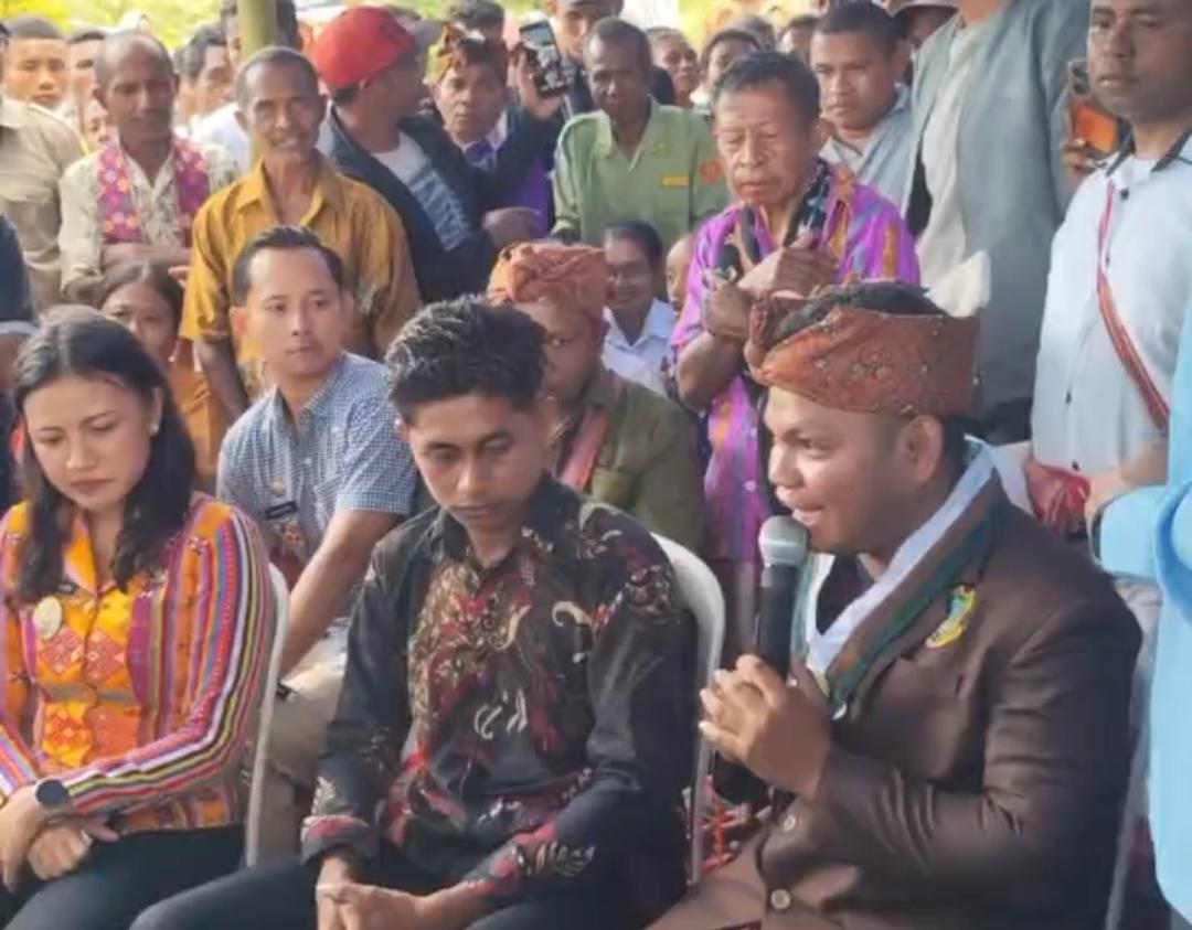 Asten Bait Ketua PERMASKKU, saat mewakili masyarakat menyampaikan aspirasi di depan Wapres RI