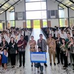 BRI menyalurkan bantuan beasiswa kepada mahasiswa Universitas Katolik (UNIKA) Weetebula, Kabupaten Sumba Barat Daya.