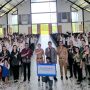 BRI menyalurkan bantuan beasiswa kepada mahasiswa Universitas Katolik (UNIKA) Weetebula, Kabupaten Sumba Barat Daya.