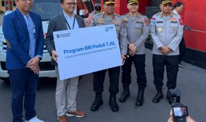 BRI menyerahkan bantuan berupa 1 unit mobil kepada POLDA NTT