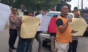 Aksi di Kupang: Massa Soroti Dugaan Pengkhianatan Demokrasi di Tubuh Kopdit Swasti Sari