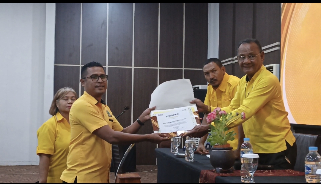IMG_20260531_134655_354 Ket Foto. Saat Alberto Tatibun mendaftarkan diri sebagai Calon Ketua DPD II Partai Golkar