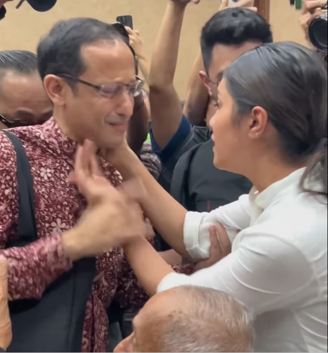Nadiem Makarim, tak kuasa menahan tangis Usai JPU tuntut 18 Tahun Penjarah