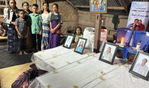 Bidan Konten Kreator Nia Awangg Salurkan Donasi Rp23,8 Juta untuk Keluarga Korban Kebakaran di Sumba Timur