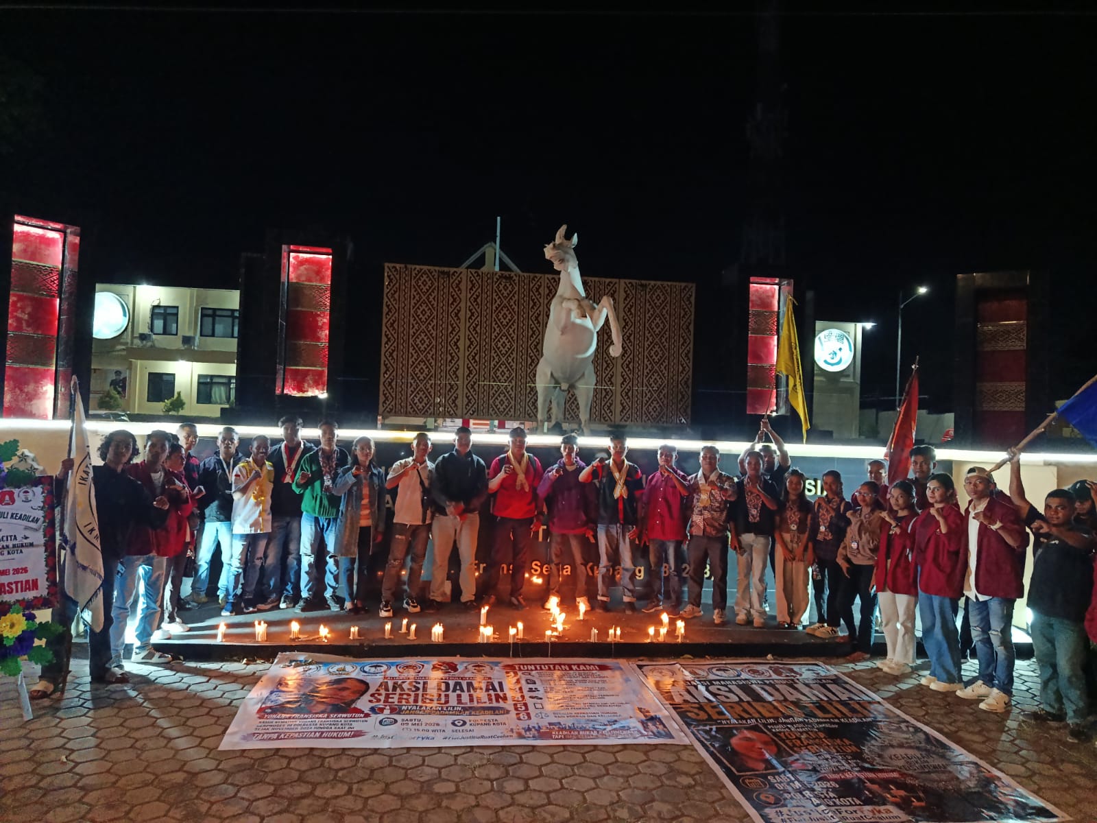 Dok. Aliansi peduli keadilan saat menggelar aksi seribu lilin di Polresta kupang kota