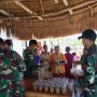 Satgas Pamtas RI–RDTL Yon Arhanud 2 Kostrad Pos Oepoli Pantai Bagikan Bubur, Roti, dan Buku Bacaan kepada Jemaat Gereja Paulus