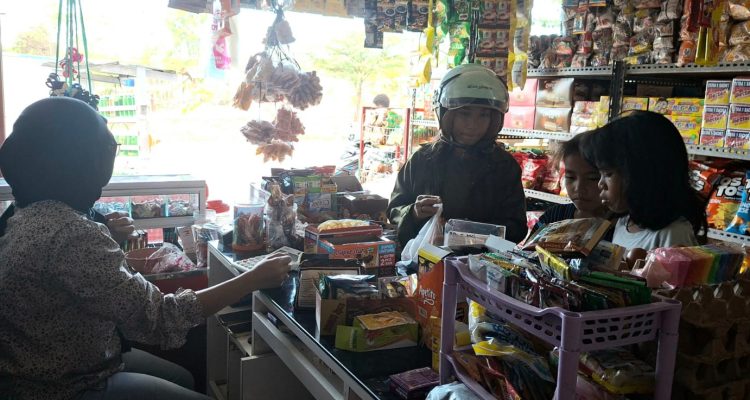 IMG-20260811-WA0111 Berawal dari Kios Sederhana, Ansi Kembangkan Usaha Sembako dengan Dukungan KUR BRI