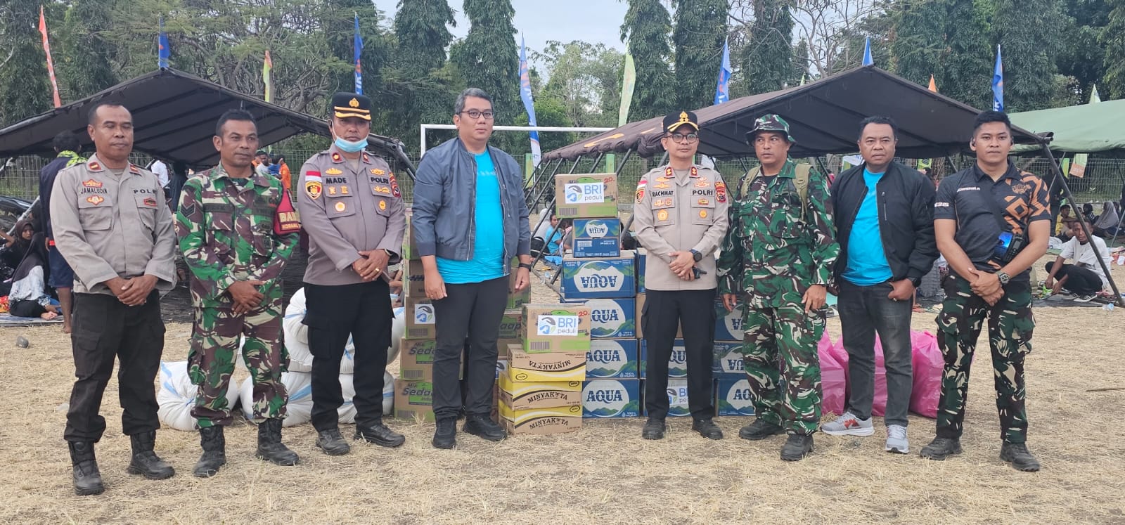 Dok. BRI peduli serahkan bantuan sembako untuk korban bencana flores