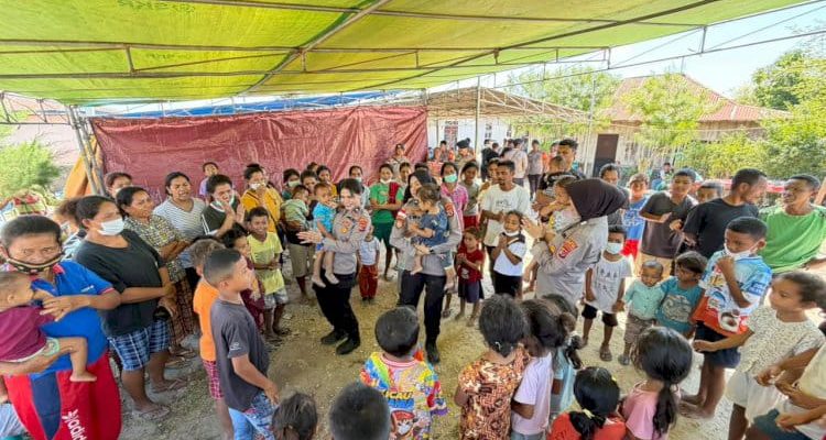 Pulihkan Keceriaan Anak Korban Gempa, Polwan Polres Manggarai Timur Gelar Trauma Healing