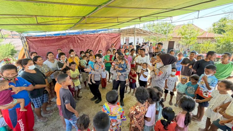 Pulihkan Keceriaan Anak Korban Gempa, Polwan Polres Manggarai Timur Gelar Trauma Healing
