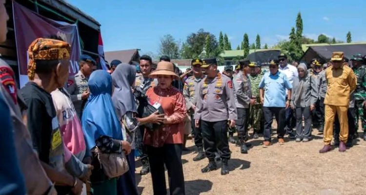 IMG-20260819-WA0215 Tinjau Kondisi Masyarakat Terdampak Gempa di Manggarai Timur, Gubernur NTT: Keselamatan Masyarakat Adalah Prioritas Utama