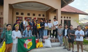 “Mahasiswa Bantu Mahasiswa”, PMKRI Kupang Salurkan Sembako untuk Mahasiswa Asal Flores Terdampak Gempa