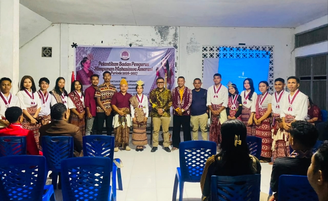 Lantik Pengurus HIMARASI, Ary Buraen Dorong Mahasiswa Amarasi Bangun Gerakan Moral dan Berdampak bagi Rakyat