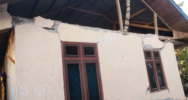 Dua Rumah Warga Kampung Wuas Hancur Diterjang Gempa Flores, Sejumlah Bangunan Retak
