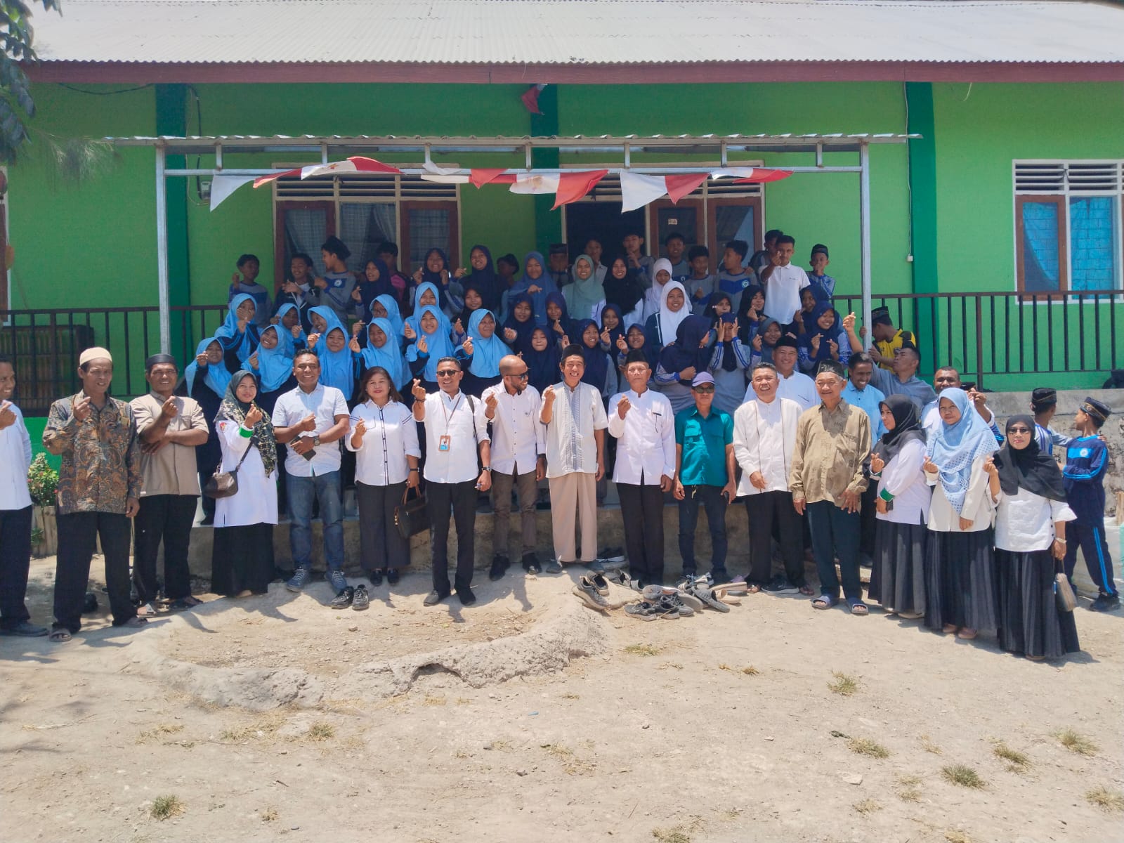 Melihat Keterbatasan Ruang Belajar, Gavriel Novanto Bangun Tiga Kelas di Oesao